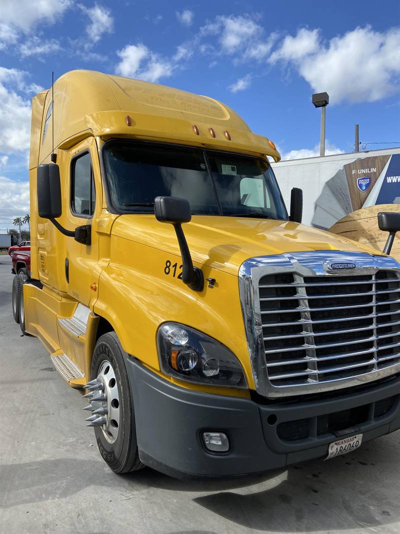 freightliner paint code by vin